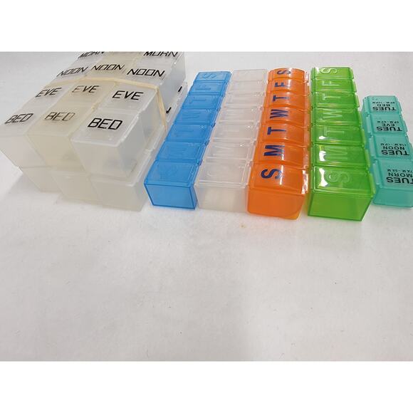 Lot of 16 gently used Pill Sorter containers - Picture 9 of 9